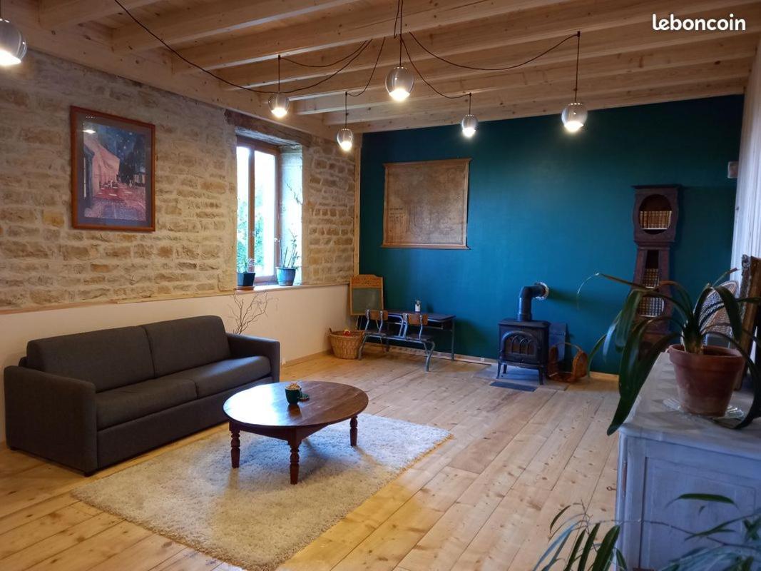 Appartement De Charme Dans Une Maison Isolee Presilly  Exterior photo